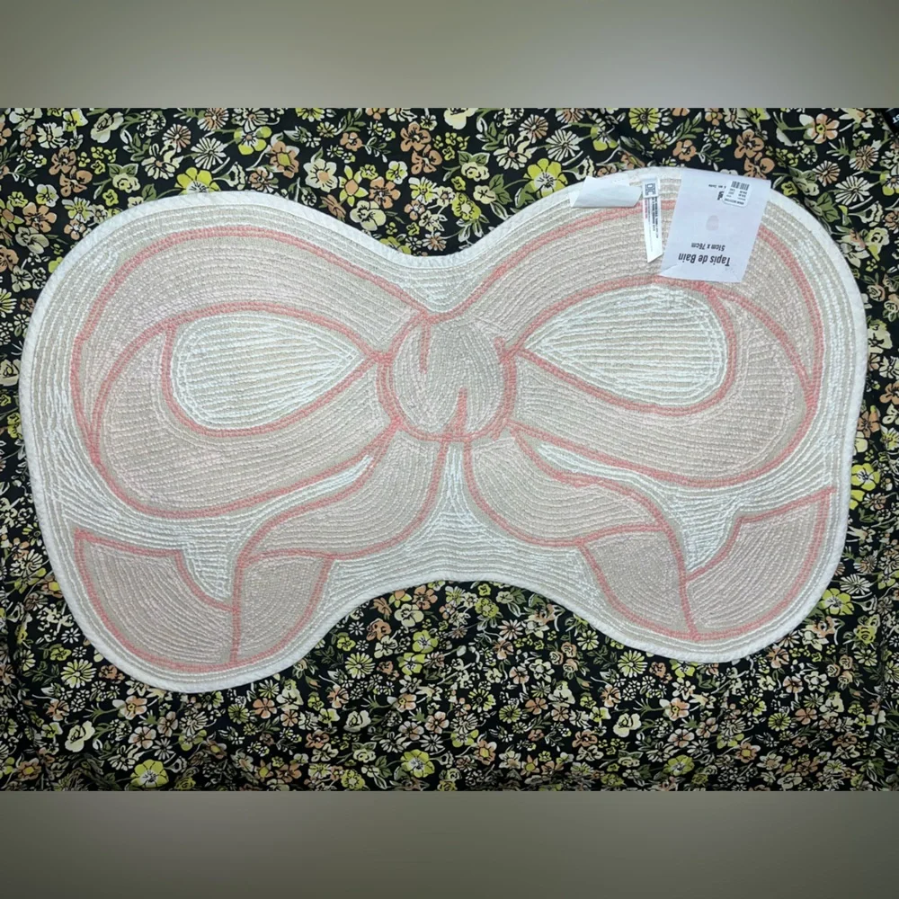 Urban Outfitters UO HOME White With Pink Bow Bath Mat 20x30” NEW NWT